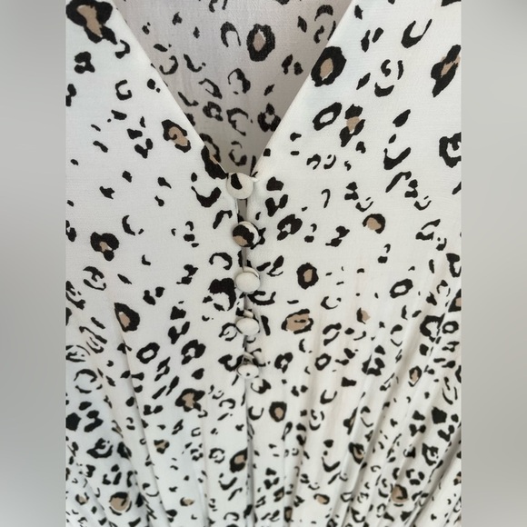 Rails Karla Leopard Print Tiered Dress in White Mocha size small - Picture 6 of 7